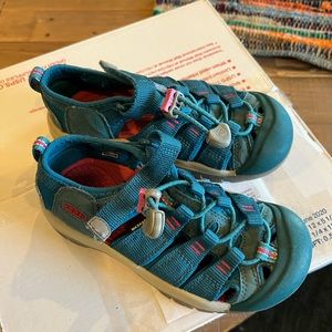 Girls Keen Size 13